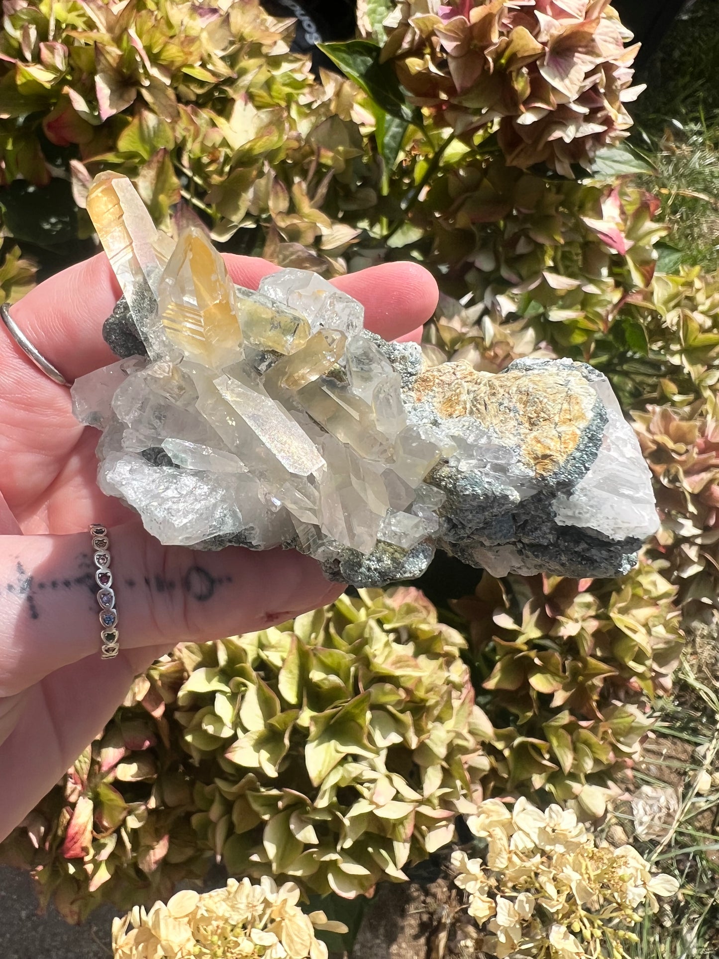 Chlorine quartz with mango quartz