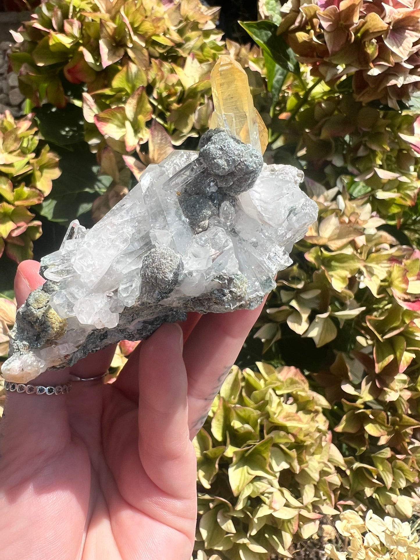 Chlorine quartz with mango quartz